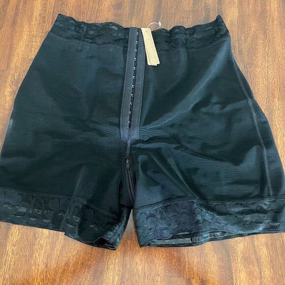 NWT! Shapellx Shapewear Shorts XXL Black Mid-Rise Butt-Lifting Women's! - Picture 1 of 5